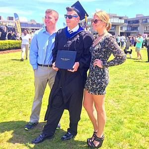 Meet your Posher, Dee dee